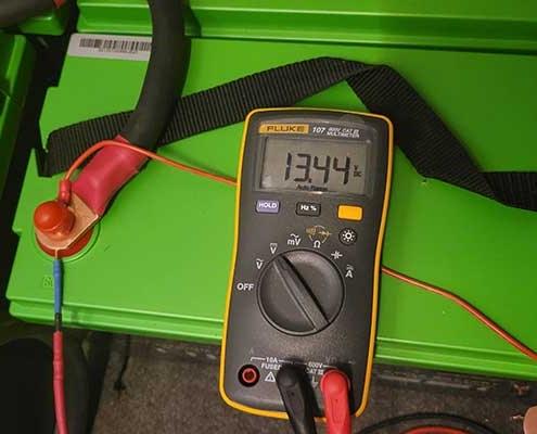 connect-12V-100Ah-in-parallel