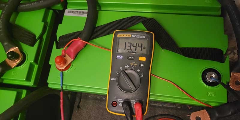 connect-12V-100Ah-in-parallel